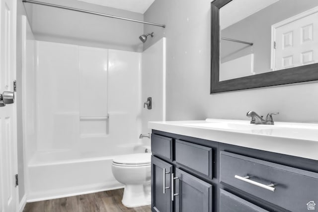 565 N Lynnbrook Dr, Spanish Fork, UT 84660 - full bath with toilet, wood finished floors, bathtub / shower combination, and vanity