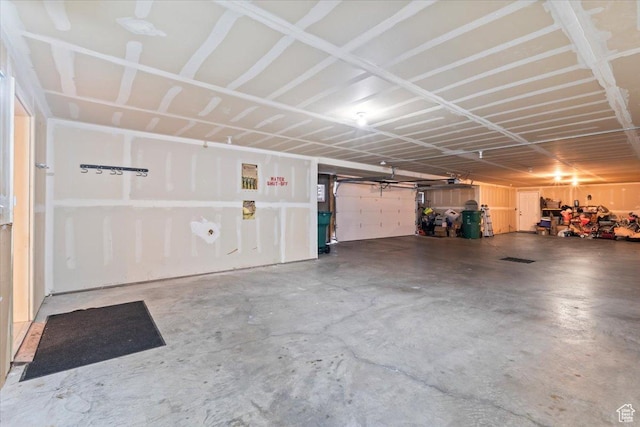 9587 N 4500 W, Cedar Hills, UT 84062 - view of garage