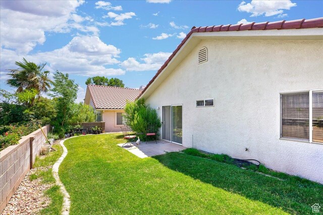 2050 W Canyon View Dr Unit 203, St George, UT 84770 - view of yard featuring fence and a patio area