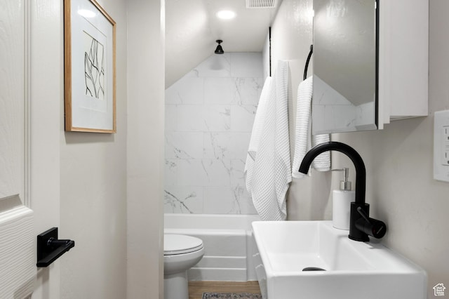 655 S 800 E, Salt Lake City, UT 84102 - bathroom with toilet, a sink, shower / bath combo with shower curtain, and wood finished floors