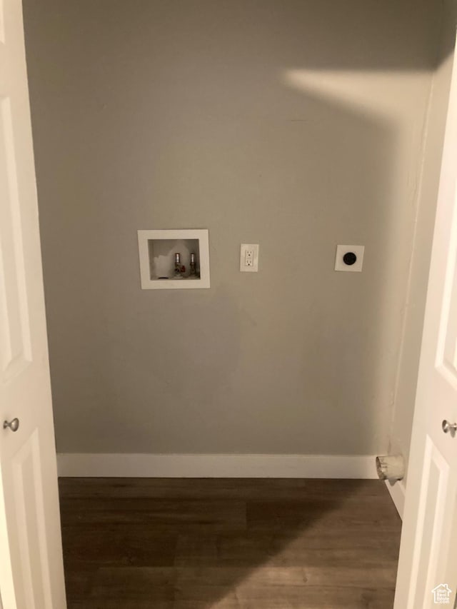 2855 Lincoln Ave, Ogden, UT 84401 - clothes washing area with washer hookup, baseboards, electric dryer hookup, laundry area, and wood finished floors