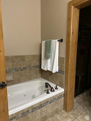 4190 W Delray N Unit 39, Vernal, UT 84078 - bathroom with a bath