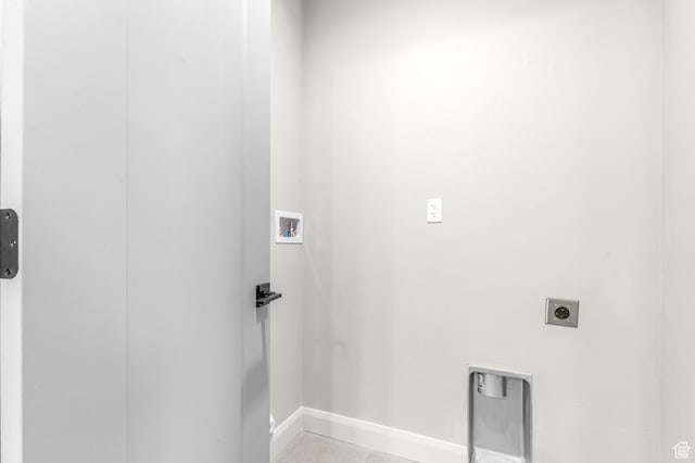 86 E 1675 S, Farmington, UT 84025 - laundry area featuring baseboards, hookup for a washing machine, laundry area, and electric dryer hookup