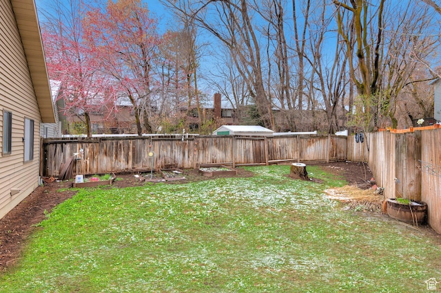 1077 E Deerwalk Ln S, Ogden, UT 84404 - view of yard featuring a fenced backyard