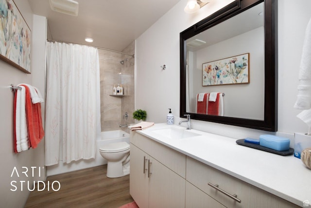 76 E 450 N, Ephraim, UT 84627 - bathroom featuring toilet, vanity, shower / tub combo, and wood finished floors
