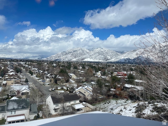 property view of mountains with a residential view