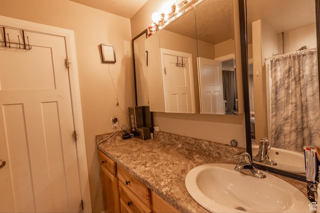 660 E 400 N, Spring City, UT 84662 - full bath with a shower with shower curtain and vanity