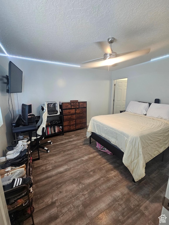345 E 800 N, Duchesne, UT 84021 - bedroom with a ceiling fan, wood finished floors, and a textured ceiling