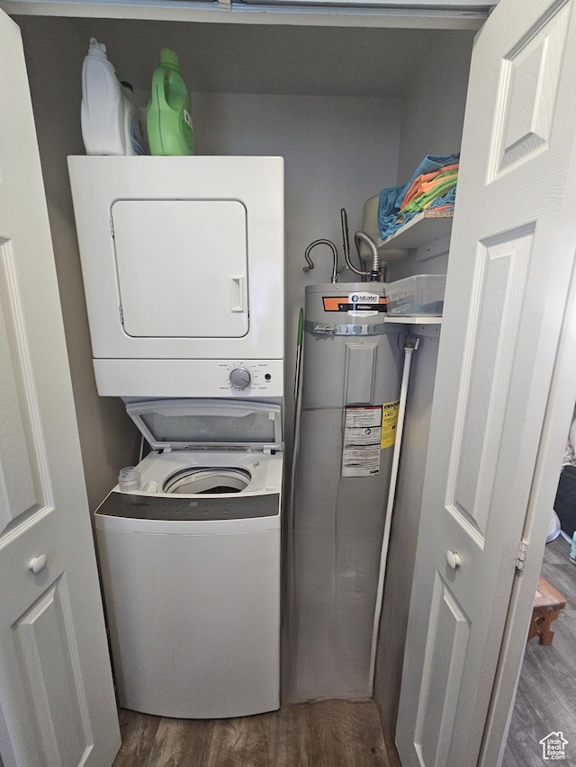 345 E 800 N, Duchesne, UT 84021 - washroom featuring laundry area, dark wood-style flooring, electric water heater, and stacked washing maching and dryer