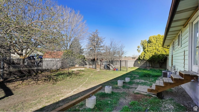 5488 S Hollow Springs Cir W, Murray, UT 84123 - view of yard featuring a fenced backyard