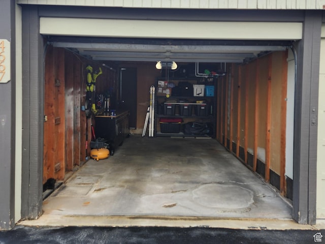 4667 S Black Swan Dr, Millcreek, UT 84117 - view of garage