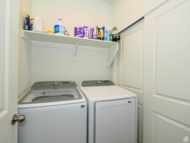 10638 S Pipestone Way W Unit 136, South Jordan, UT 84009 - clothes washing area featuring washing machine and clothes dryer