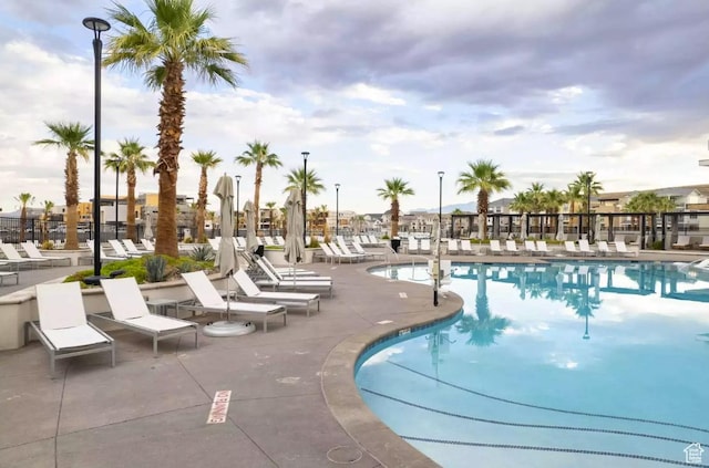 875 W Akoya Pearl St Unit 303, St George, UT 84790 - community pool with fence and a patio