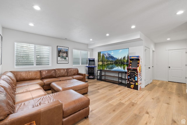 988 E Harrier St N, Eagle Mountain, UT 84005 - living area with baseboards, light wood-style floors, and recessed lighting