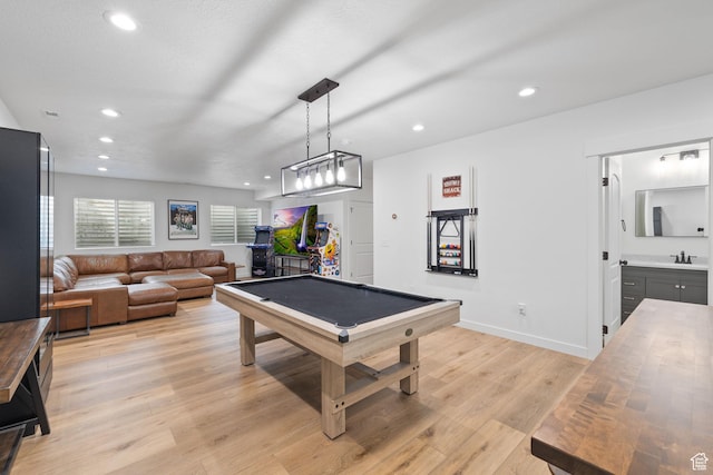 988 E Harrier St N, Eagle Mountain, UT 84005 - game room featuring pool table, a sink, light wood-style flooring, baseboards, and recessed lighting