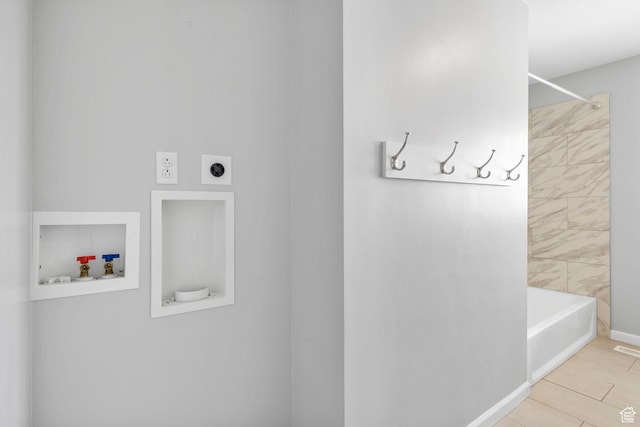 2928 S 575 W, Bountiful, UT 84010 - full bath with shower / bathtub combination