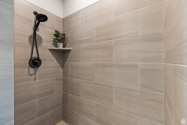 1867 W Grapevine, Hurricane, UT 84737 - full bathroom featuring tiled shower