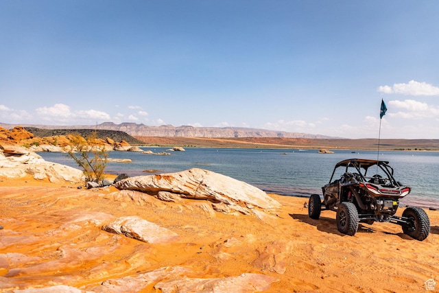1867 W Grapevine, Hurricane, UT 84737 - water view with mountains