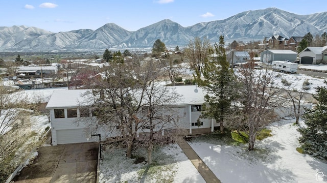 view of mountain feature featuring a residential view