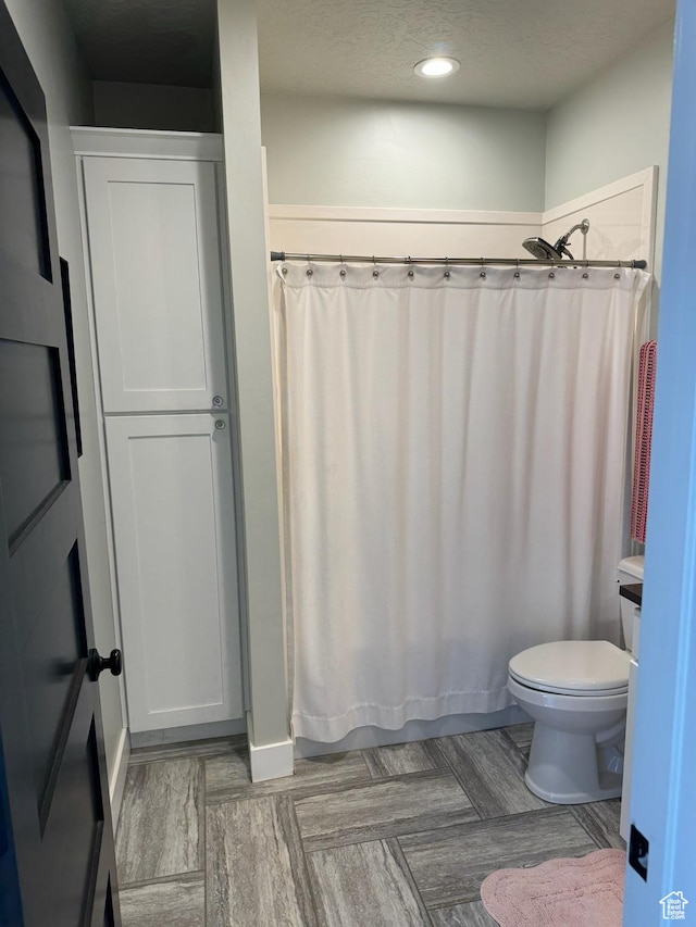 142 S 3500 W, Maeser, UT 84078 - bathroom with toilet, recessed lighting, and a textured ceiling