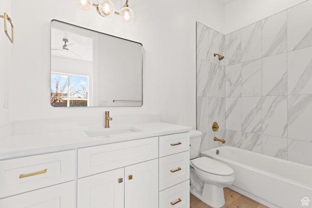 1522 N Zion Cir, Apple Valley, UT 84737 - bathroom with toilet, vanity, shower / tub combination, and wood finished floors