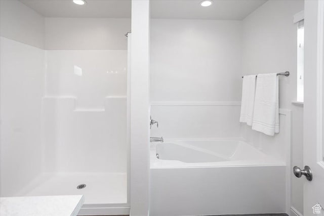 250 W 1200 S Unit 118, Tremonton, UT 84337 - full bathroom featuring a shower, recessed lighting, and a garden tub