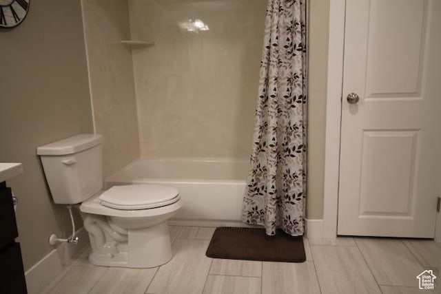 987 W 880 N, American Fork, UT 84003 - bathroom with toilet, vanity, and shower / tub combo with curtain