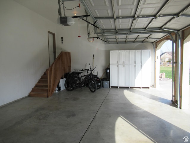 760 S Wellington Dr W, Kaysville, UT 84037 - garage with a garage door opener