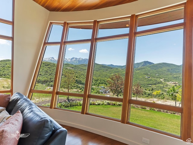6639 E Chaparral Rd, Huntsville, UT 84317 - sunroom featuring a mountain view