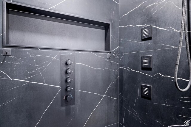 682 N 700 E, Lehi, UT 84043 - interior details featuring walk in shower