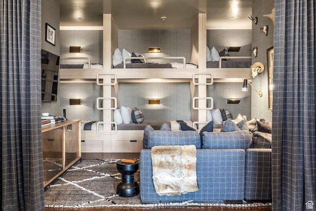 8006 N Sunrise Loop, Park City, UT 84098 - interior space featuring wallpapered walls