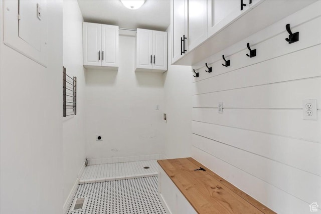 mudroom featuring baseboards