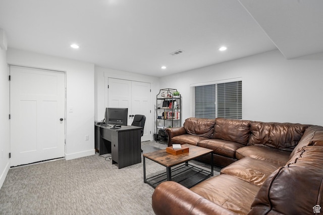 living room featuring recessed lighting, light carpet, baseboards, and visible vents