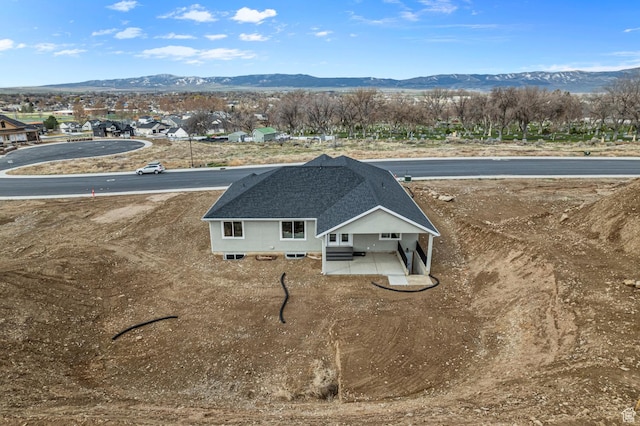 bird's eye view featuring a mountain view