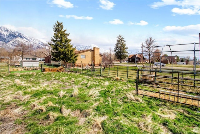 view of yard featuring a rural view