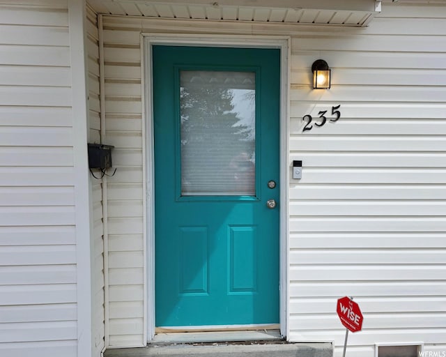 view of property entrance