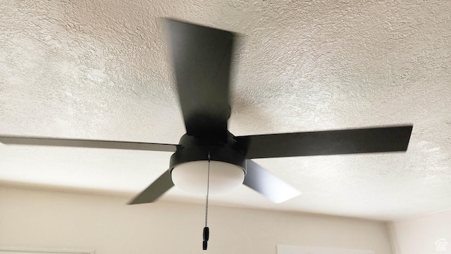 room details featuring a textured ceiling