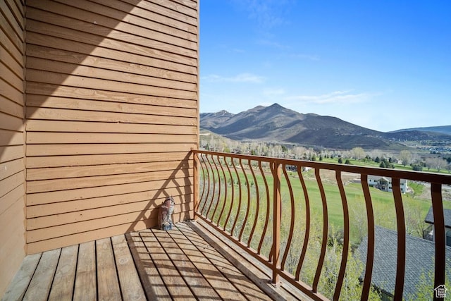 balcony featuring a mountain view