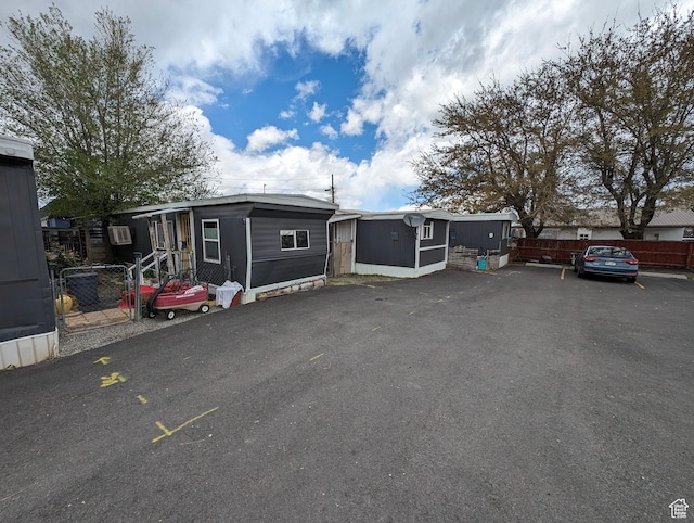 160 W 800 S, Payson, UT 84651 - manufactured / mobile home featuring fence