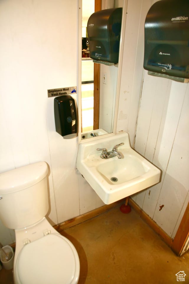 510 N Main St, Henefer, UT 84033 - bathroom with a sink and toilet