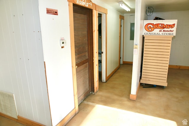 510 N Main St, Henefer, UT 84033 - corridor with concrete flooring and visible vents