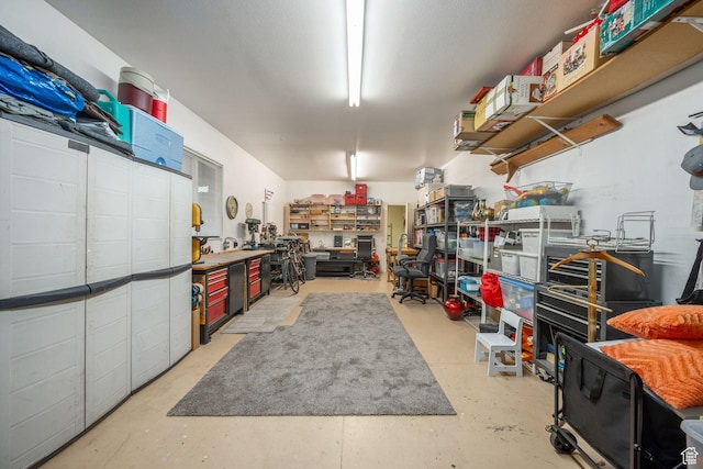827 E 1070 S, St George, UT 84790 - garage featuring a workshop area