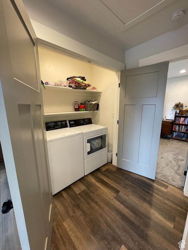 3525 S Sweetwater Pkwy, Garden City, UT 84028 - laundry room featuring washer and clothes dryer and dark wood-type flooring