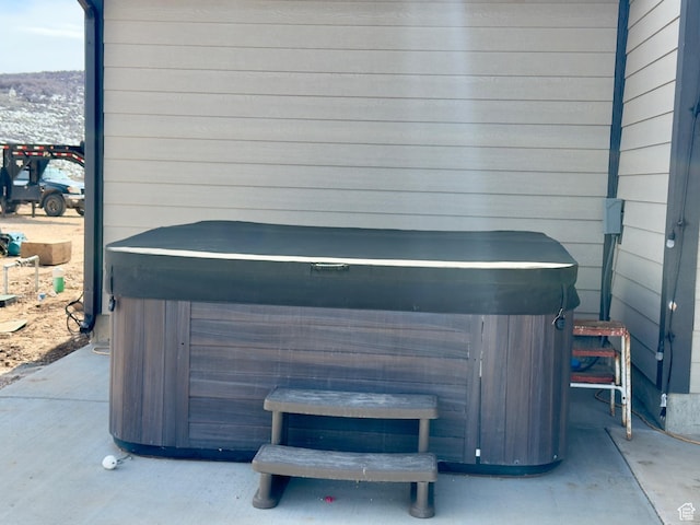 3525 S Sweetwater Pkwy, Garden City, UT 84028 - exterior view of a jacuzzi