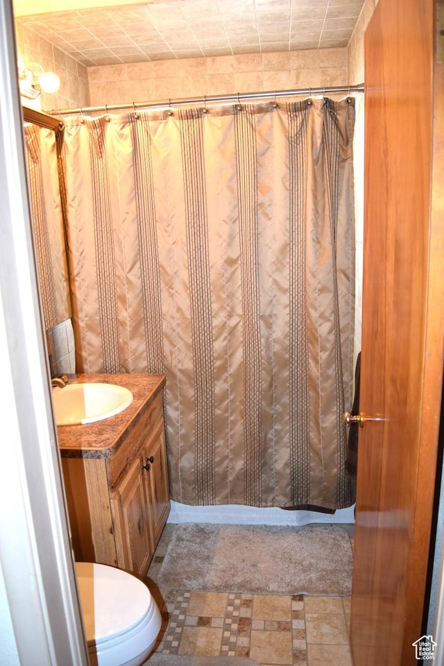 255 S Center St, Circleville, UT 84723 - bathroom with toilet, curtained shower, and vanity