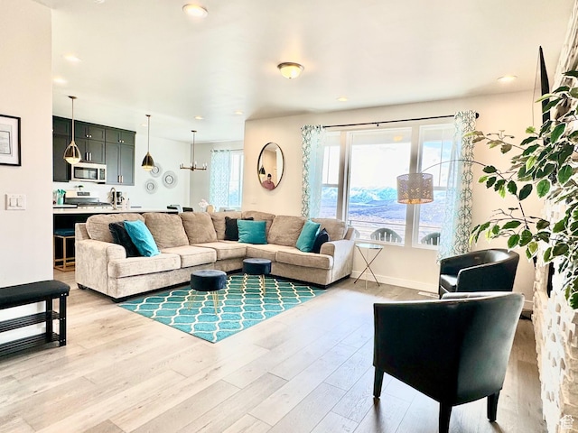 451 W Glenview Loop, Heber City, UT 84032 - living area featuring light wood-style floors, baseboards, and recessed lighting