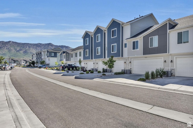 view of street featuring sidewalks and a residential view