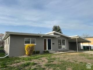 view of front of property