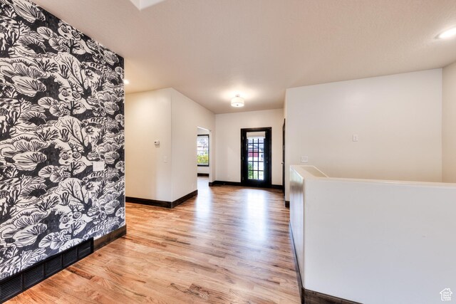 284 W Mcgill Blvd, Moab, UT 84532 - entrance foyer with visible vents, baseboards, and wood finished floors