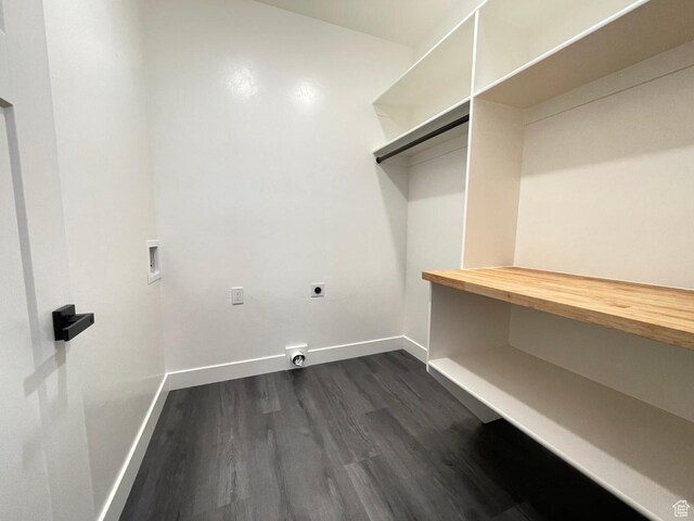 631 N 4250 W, Vernal, UT 84078 - laundry area featuring baseboards, laundry area, dark wood-style floors, hookup for an electric dryer, and hookup for a washing machine